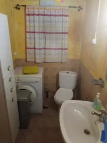Apartamento completo 4 personas (2 en cama y 2 en sofá cama) centrico en Tíjola - Image 2