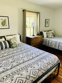 Charming large farmhouse, farm animals, 27 acre, close wineries, hiking, history - Image 3