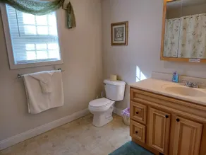 Spacious vacation house with game room close to North Conway and outlets. - Image 3