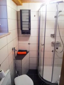 Bright 2-room apartment (48 sqm) for 2 people with large terrace and garden - Image 2