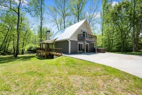 Dahlonega Chalet on the Chestatee River. Very private and family friendly. - Image 5
