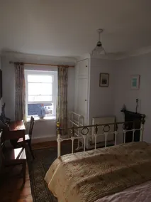 19th century cottage near the seaside with superb river views - Image 4