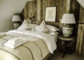 A luxurious city escape 70 miles from London - Image 3