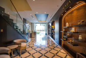 Regal Lakeside House Danang - Image 2
