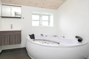 12 person holiday home in Vestervig-By Traum - Image 4