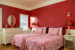 Two Bedroom Craftsman Cottage, near downtown Santa Barbara - Image 4