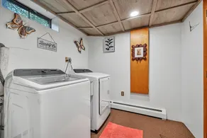 Quirky cabin retreat on 4 acres w spa, arcade rm, art&book loft -- near Hershey - Image 4