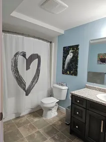Lakeview Bliss Suite - Great neighborhood, ideal for work/recreation/relaxation. - Image 3