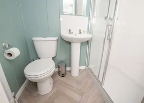 Top of the range and extremely spacious five star luxury 20ft-wide lodge. - Image 3