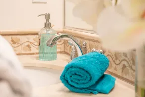 House of Verrett Beach Villa-Ventura,  Sleeps 6 & four-minutes from beach - Image 3