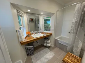 Spacious Waterfront with Gorgeous View & Pool - Image 4