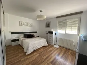 Appartement idéal pour les familles, à proximité immédiate du métro et du bus. - Image 4