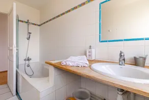Family villa with pool, walking distance to the beach - Image 5