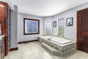 Spectacular 6 bedroom home with open floor plan on deep quiet water - Image 3