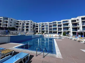 Frontline-beach 40m. Large airy appt. Balconies overlooking beach, sea & marina - Image 4