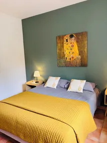 Very large villa with swimming pool and air-conditioned rooms + large garden with trees - Image 5