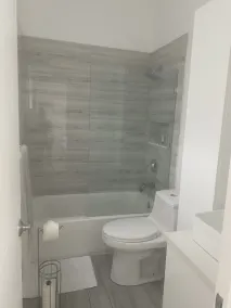 Modern & New, Excellent Location Miami 1/1. - Image 3