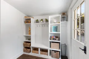 Beautiful Pet Friendly Beach House with Private Backyard Oasis. - Image 2