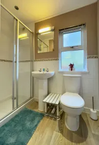 Luxury lodge situated on a tranquil holiday park - Image 3