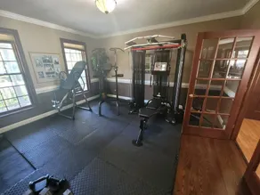 Large Home w Pool, Gym, 7 Bedrooms, Sleeps 21 - Image 4