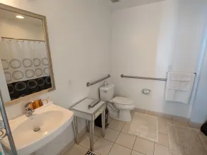 Large 1 Bedroom Apartment by MGH, Modern Building in Safe and Quite Neighborhood - Image 4