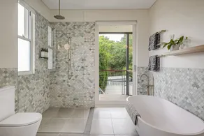 Luxe family home w/pool near City and Darling Harbour - Image 4