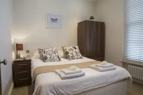 Finchley Central - Luxury 2 bed ground floor apartment - Image 4