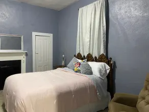 MASSIVE THREE BEDROOM HOME IN SELMA - Image 5