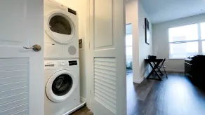 ★Black & White Themed| 1BD/1BA|Parking★ - Image 2