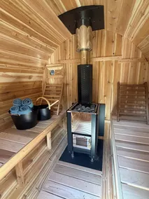 Cozy year round cabin in the woods, walking distance to the lake - Image 5