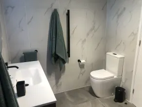 Votre maison au bord de l'eau loin de chez vous ... - Image 4
