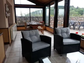 Charming countryside house with peaceful garden, pets allowed - Image 5