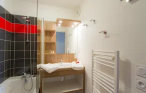Centre station, piscine, télévision, casier à ski, 27m², Les 2 Alpes - Image 3