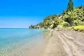 Seafront Paradise Home - Image 4