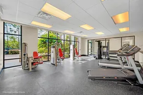 Modern 3BR Condo Near Disney- Pool - Image 2