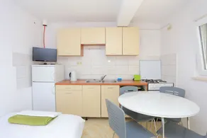 1-Zimmer-Ferienwohnung mit Terrasse und Meerblick Duce, Omis (A-18302-a) - Image 3