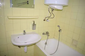Holiday home near the water with wifi - Image 3