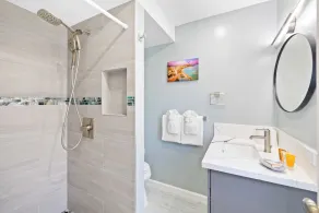 Scandia Tower Condo with 2BR and 2BA with Parking - Image 2
