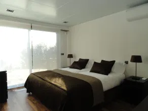 Stunning 3 bedroom en-suite house in farm with pool - Image 2