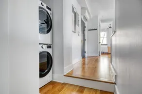 Dreamy West Village 3BR w/ W/D, nr Pier 46, by Blueground - Image 2