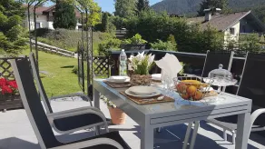 bright apartment with a large sun terrace and access to the garden - Image 5