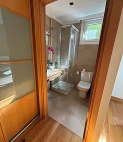 Ulia Apartments- Garden Boutique & 1 Free Parking Space - Image 2