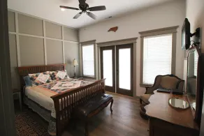 Bank Street Bungalow - Image 5