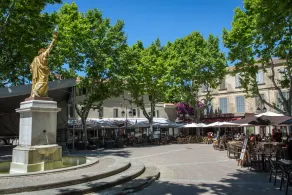 À 5 min à pied de la plage des Lecques, notre jolie maisonnette vous accueille ! - Image 4