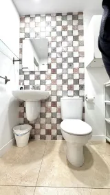 Soho Boho Apartments - with sunny rooftop terrace and fiber optic internet - Image 2