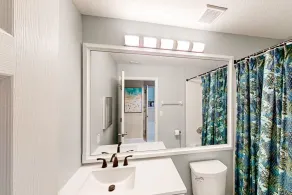 Luxurious oceanfront condo with private balcony, 2 pools, and beach access - Image 5