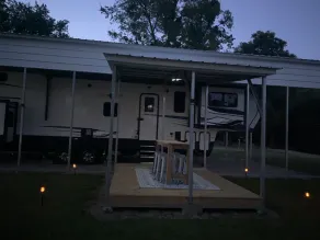 Lakefront luxury 5th wheel on Lake Hudson. No cleaning fees! - Image 5