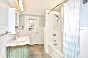 Mattapoisett Cottage with Bar Room - Image 4