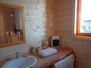 Chalet en bois tout confort - Image 2