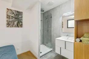 Apartment with garden - Image 2